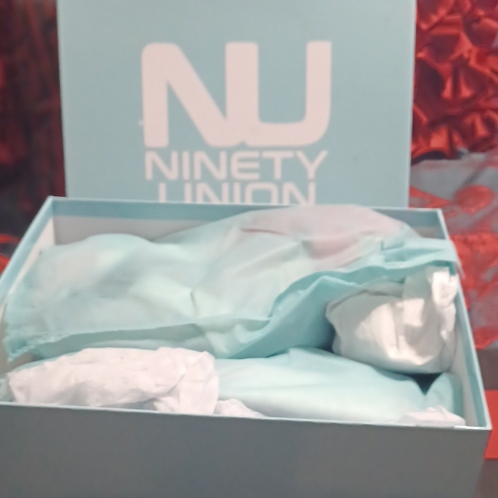 Ninety Union Light Blue Box
